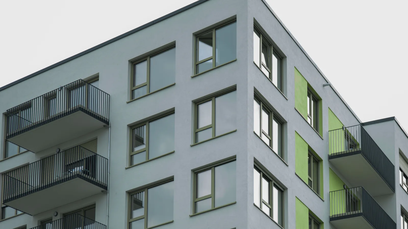 Buying in a Complex That Is Only Half Sold