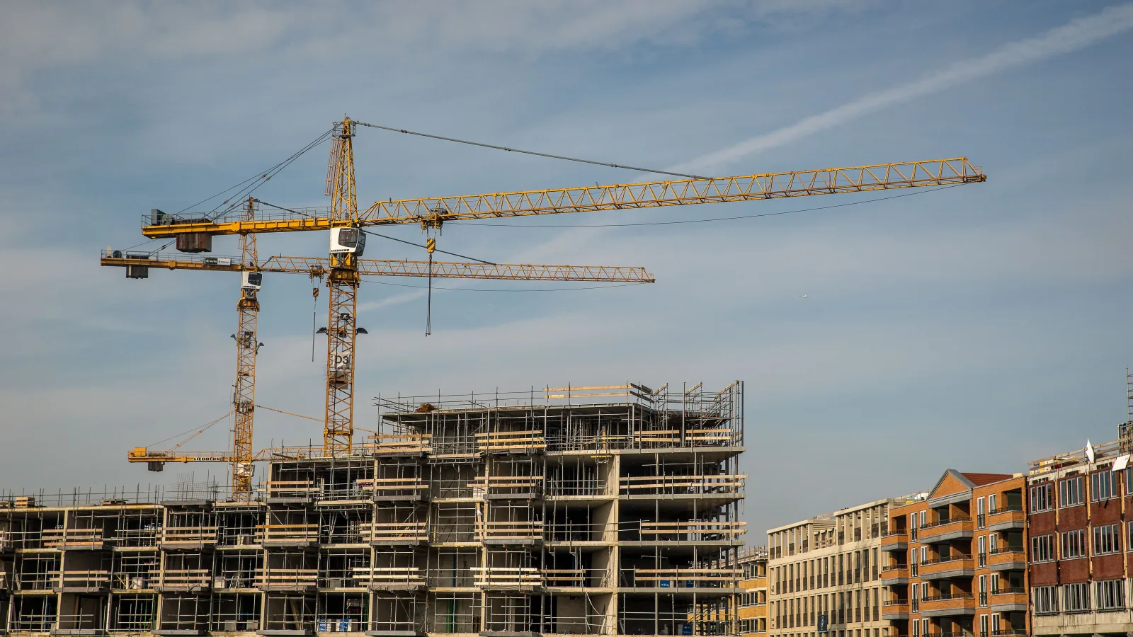 Vor Fertigstellung verkaufen: Was eine Vertragsübertragung wirklich bedeutet