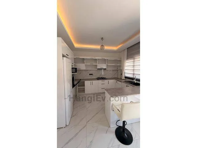 Bezugsfertige Wohnung mit Pool und Grünanlage, Ansicht 3