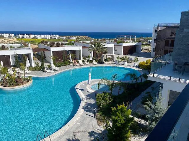 Eigener Pool, Bergblick und Terrasse, Ansicht 3