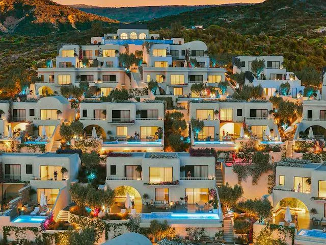Apartment zum Verkauf in Kyrenia: Loft mit privatem Pool und Meerblick