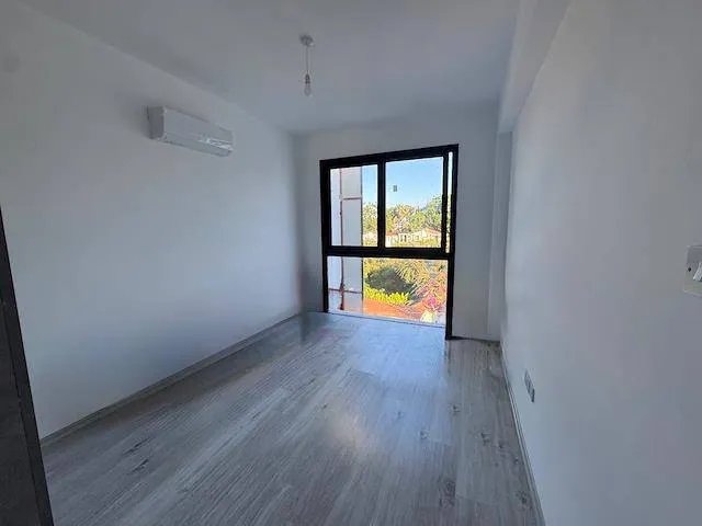 Möblierte Erdgeschosswohnung mit Bergblick, Ansicht 2