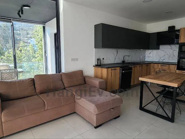 Zwei Schlafzimmer mit Pool und Dachterrasse, Ansicht 2