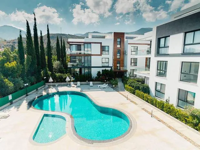 Apartment zum Verkauf in Kyrenia: Möbliertes Erdgeschoss mit Bergblick