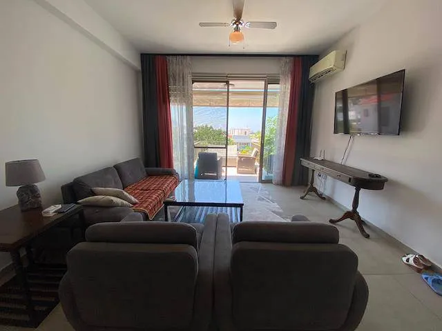 Apartment zum Verkauf in Kyrenia: Möblierte Wohnung mit Dachterrasse im Milos Park