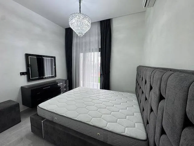 Apartment zum Verkauf in Kyrenia: Erdgeschosswohnung mit Terrasse und zwei Schlafzimmern