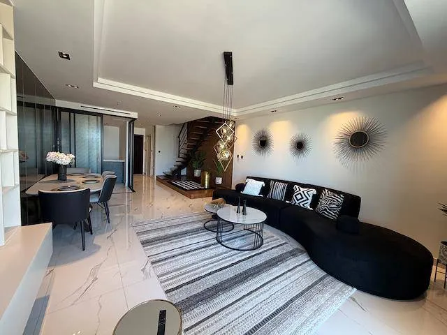 Stilvolles Loft mit Dachpool und Sauna, Ansicht 3