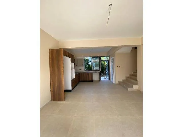 Neues Zuhause mit Garten und Bergblick, Ansicht 3