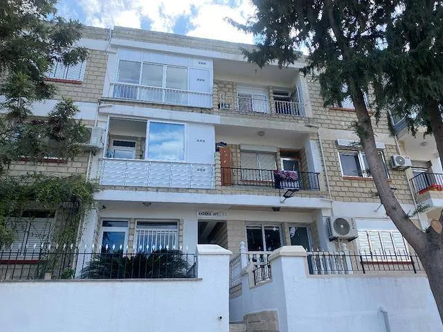 Apartment zum Verkauf in Kyrenia: Private Dachterrasse und drei Schlafzimmer