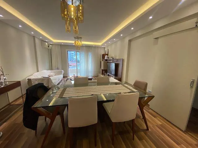 Möblierte 170 m² Wohnung nahe dem alten Hafen, Ansicht 3