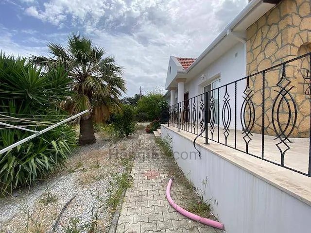Ebenerdiges Zuhause mit Pool und Bergblick, Ansicht 2