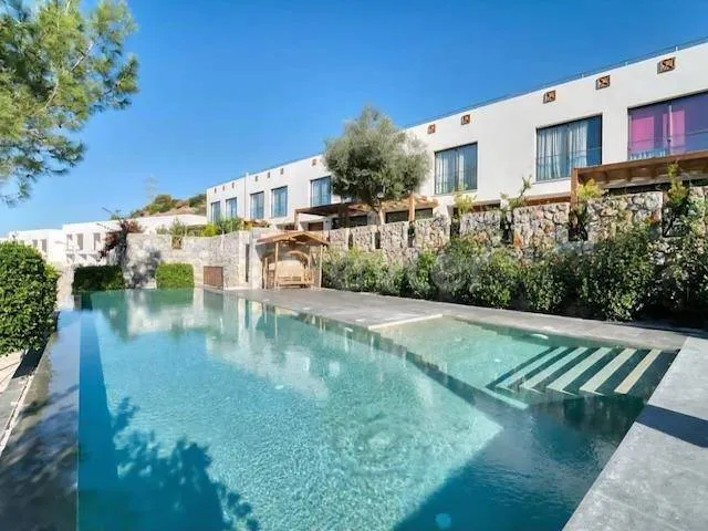 Bezugsfertig mit Pool und Meerblick, Ansicht 2