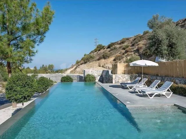 Bezugsfertig mit Pool und Meerblick, Ansicht 3