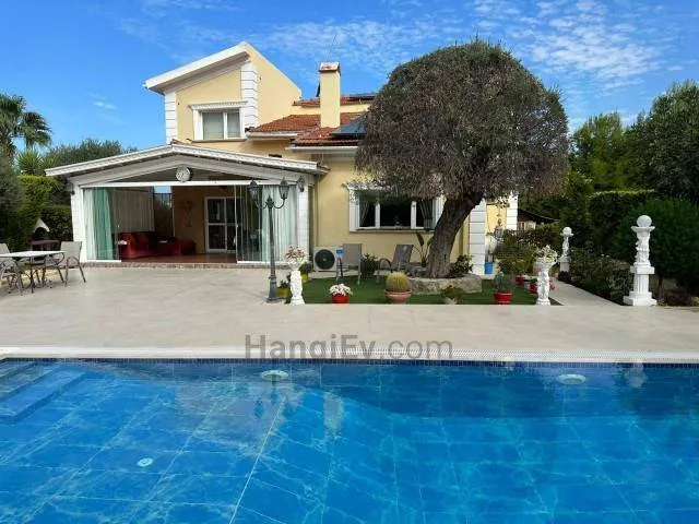 Apartment zum Verkauf in Kyrenia: Vier Schlafzimmer, eigener Pool und Garten